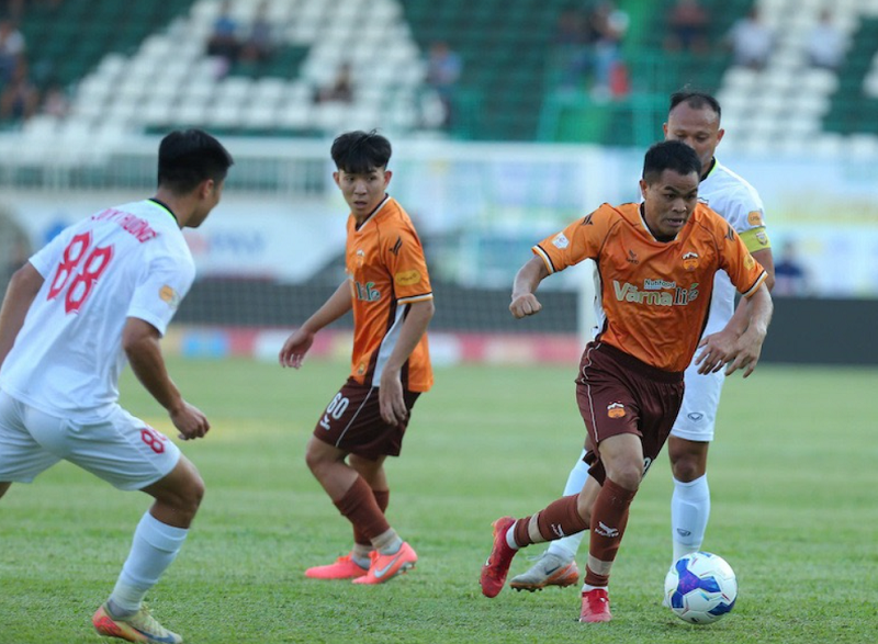 hagl-kien-trong-tai-sau-tran-thua-0-1-truoc-hong-linh-ha-tinh