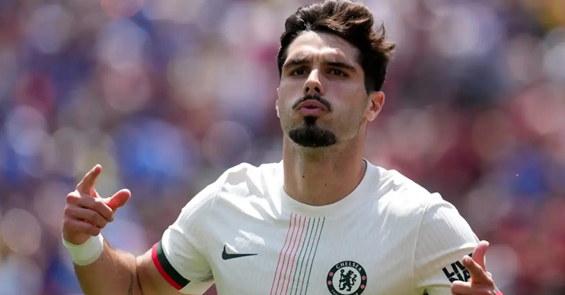 pedro-neto-to-ro-su-that-vong-voi-garnacho-sau-chien-thang-3-0-cua-chelsea
